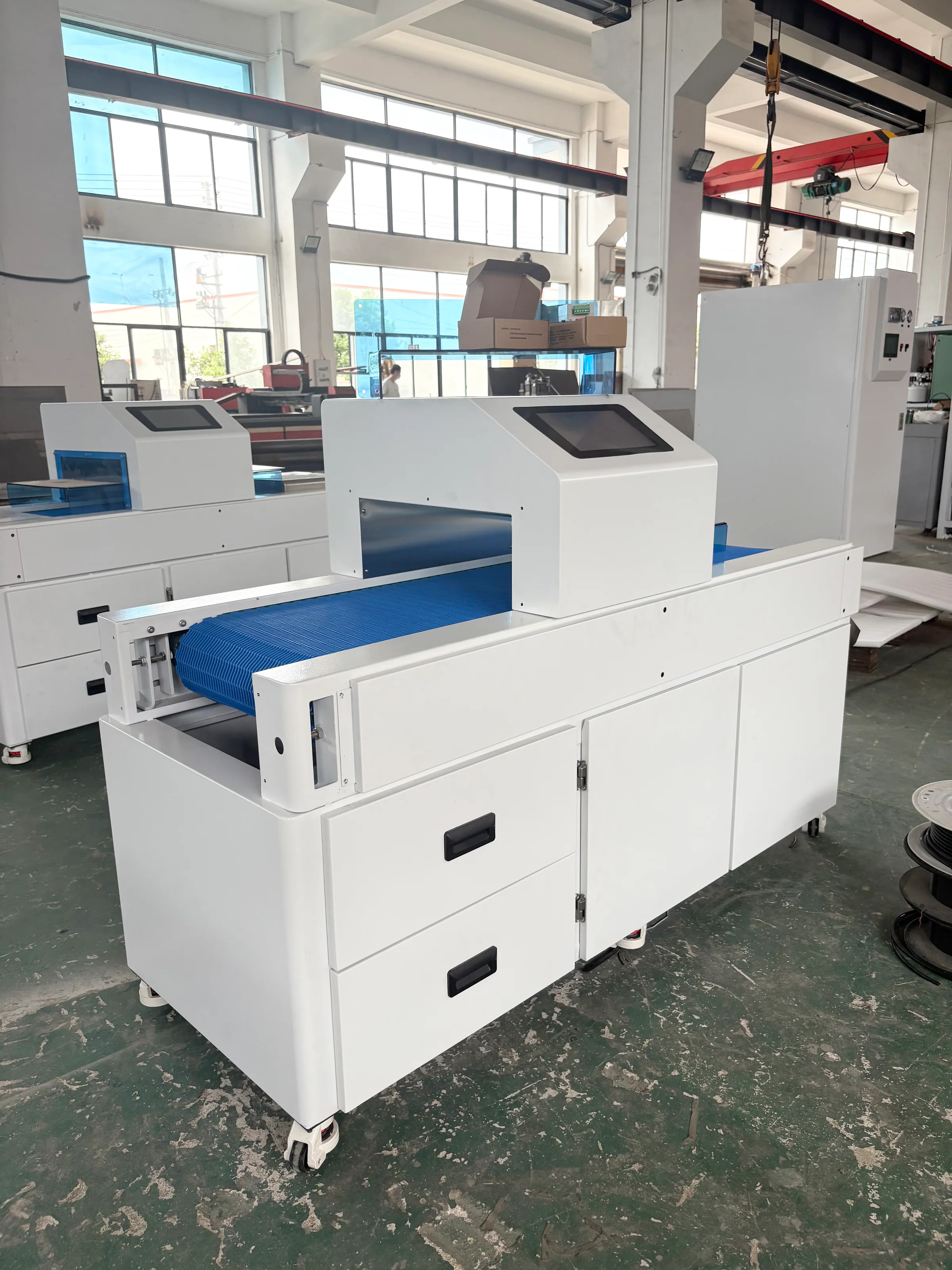 Automated paper deacidification systems during production